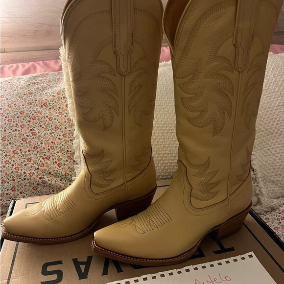 Tecovas Light Tan Heeled Boots - Picture 4 of 7